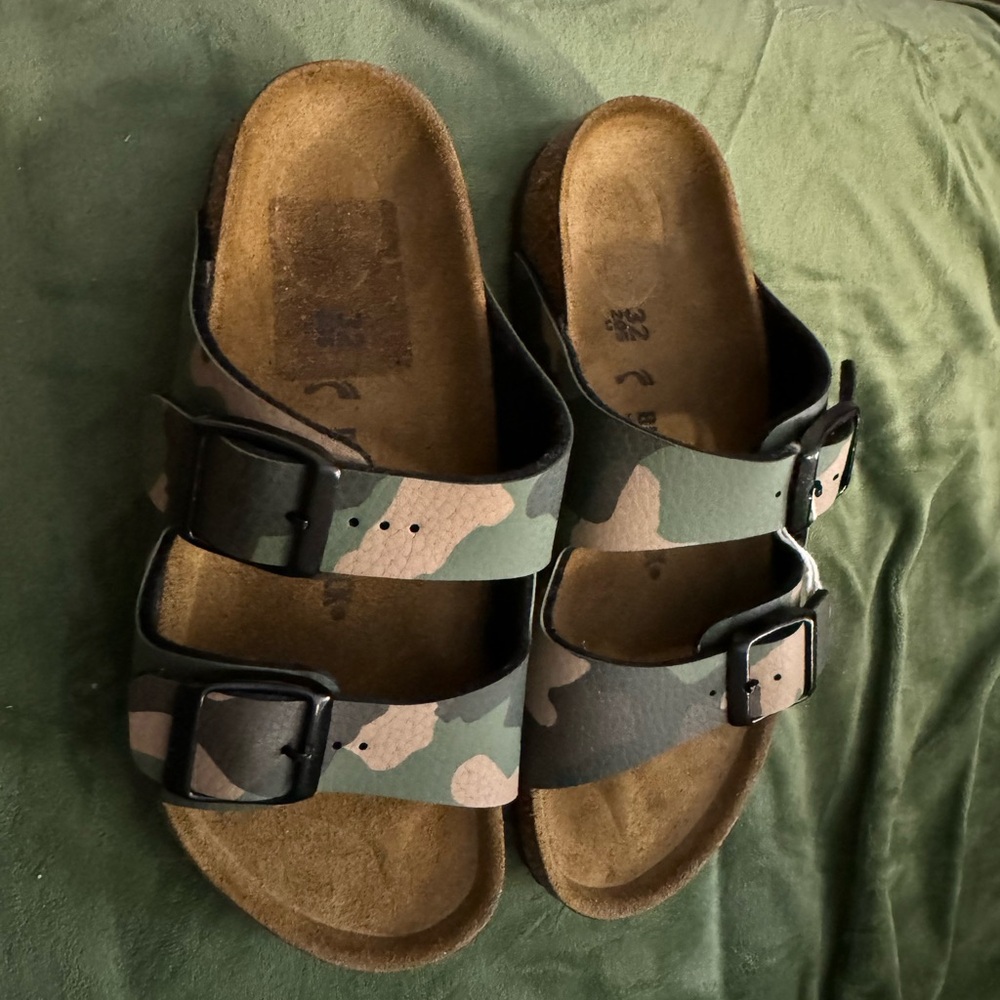 NWOT Birkenstock Little Kids' Arizona Camo 2-Strap Sandal - Picture 9 of 10